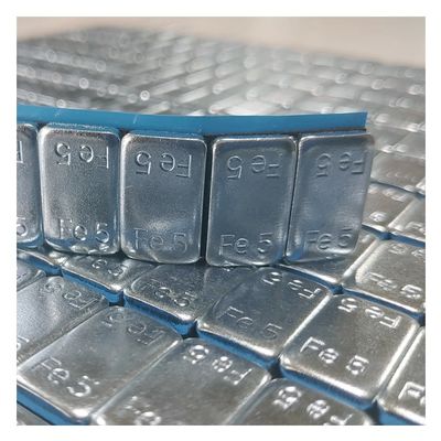 Nastro in schiuma PE nero da 1 mm con adesivo acrilico bifacciale da 10 m