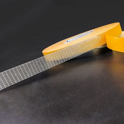 Nastro reticolato a doppia faccia di fibra di vetro ad alta resistenza adesiva con spessore 220MIC per strisce e pavimenti in PVC